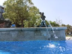 -上海滴水湖皇冠假日酒店