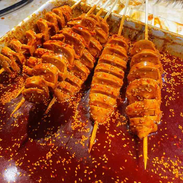 户部巷果仁烤面筋-"上周终于去了趟路过好几回的理工大美食街,.