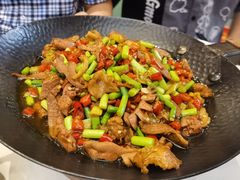 -阿瓦山寨·湘菜现炒·剁椒鱼头王(咸阳总店)