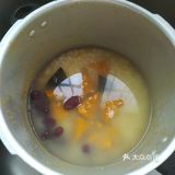 超级软糯的红枣贝贝南瓜大米粥