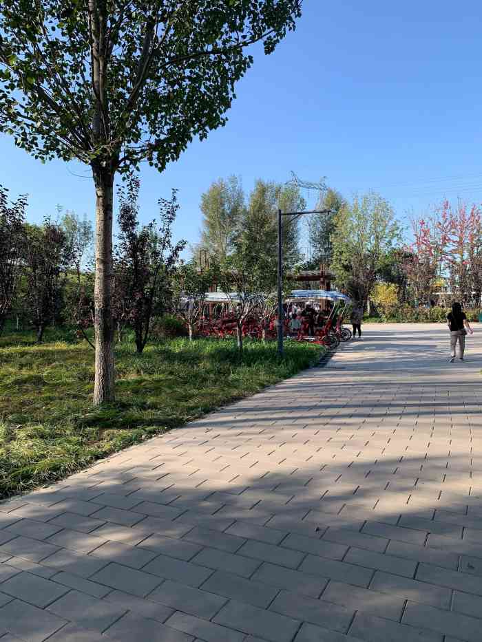北京朝来森林公园-"这个公园在农艺园对面,进去之后比较扫兴,.