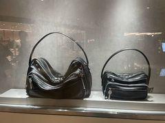 -Acne Studios(芮欧百货店)