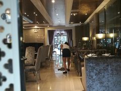 -河畔春天时尚餐厅