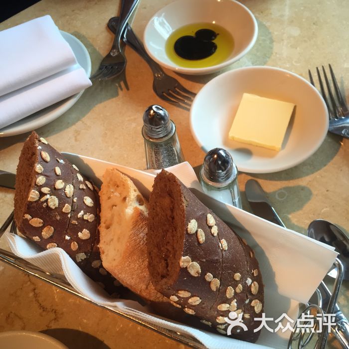the cheesecake factory 芝乐坊餐厅(迪士尼小镇店)餐前面包图片 - 第