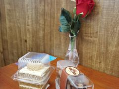 -红宝石·鲜奶小方·海派西点房(南丹店)