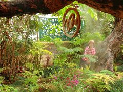 -Chom Cafe and Restaurant