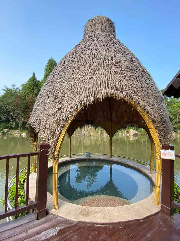 美的鹭湖半山汤谷-"今天朋友介绍到这一间温泉去试一试.等於佛.