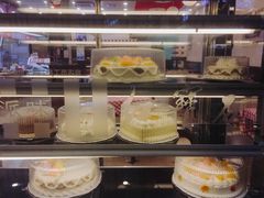 -红宝石·鲜奶小方·海派西点房(南丹店)