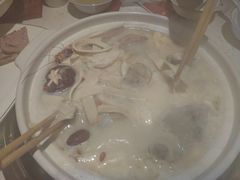 -三人行骨头王火锅(长寿店)
