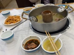 -朴小妹人参鸡汤火锅(长白山万达店)