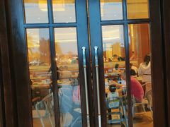 -亚龙湾希尔顿自助餐厅·海鲜·烧烤·沙滩BBQ·现场乐队