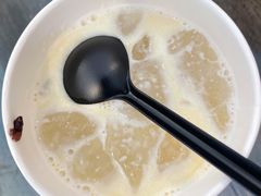 白雪黑糯米热冰粉-甜心闲生传统手工冰粉(奎星楼店)