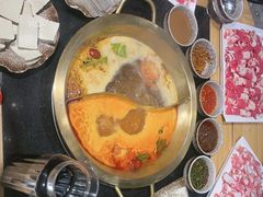 -顶顶汤火牛排火锅·经典铜锅涮肉