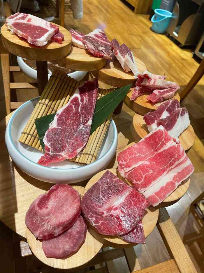 江原道和牛烤肉(怀柔店)-"[薄荷]环境: 位于怀柔校园市场对面的胡.