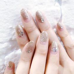 -阿噶西美甲美睫