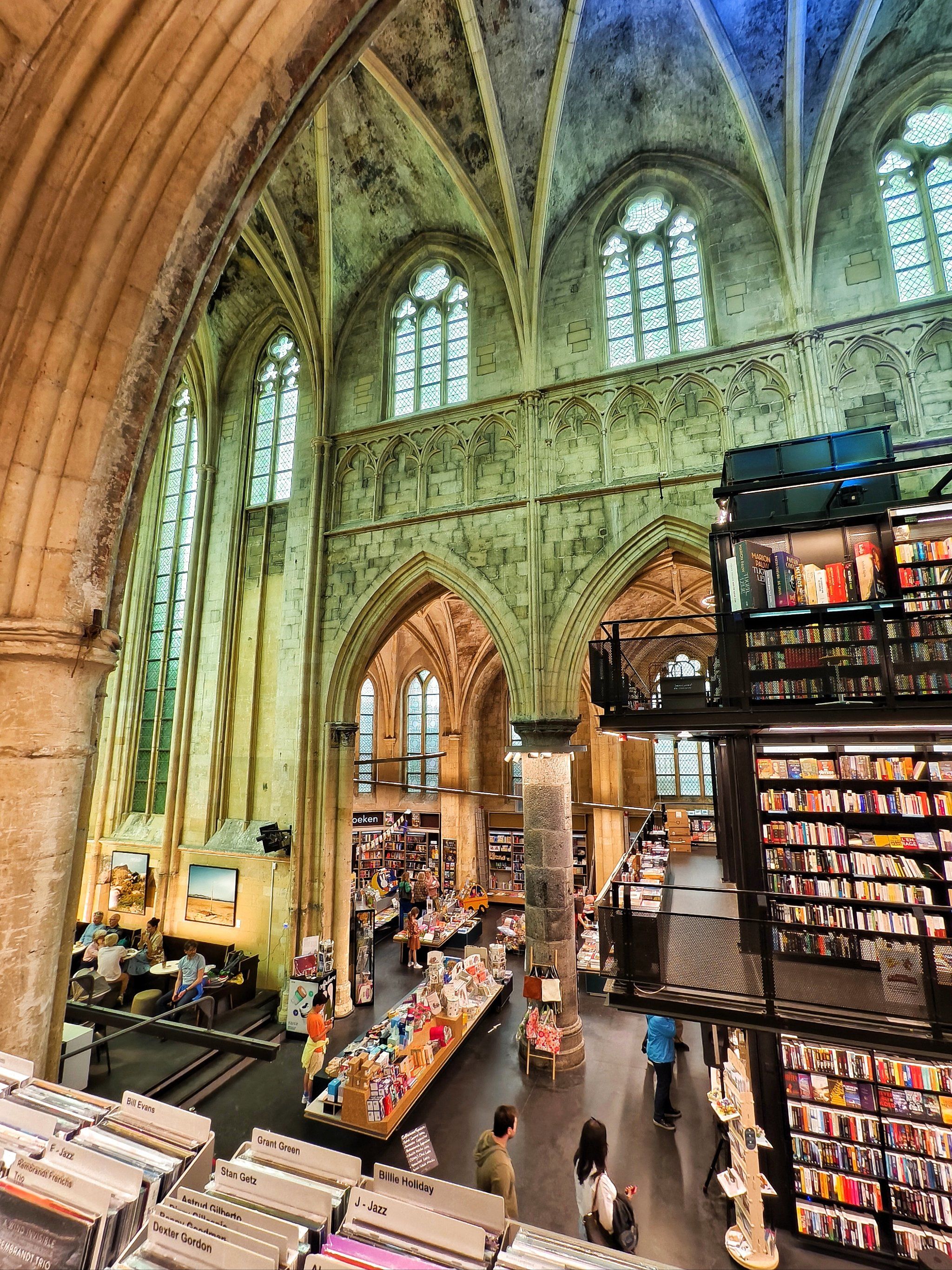 在天堂里读书📕在书店里喝咖啡☕