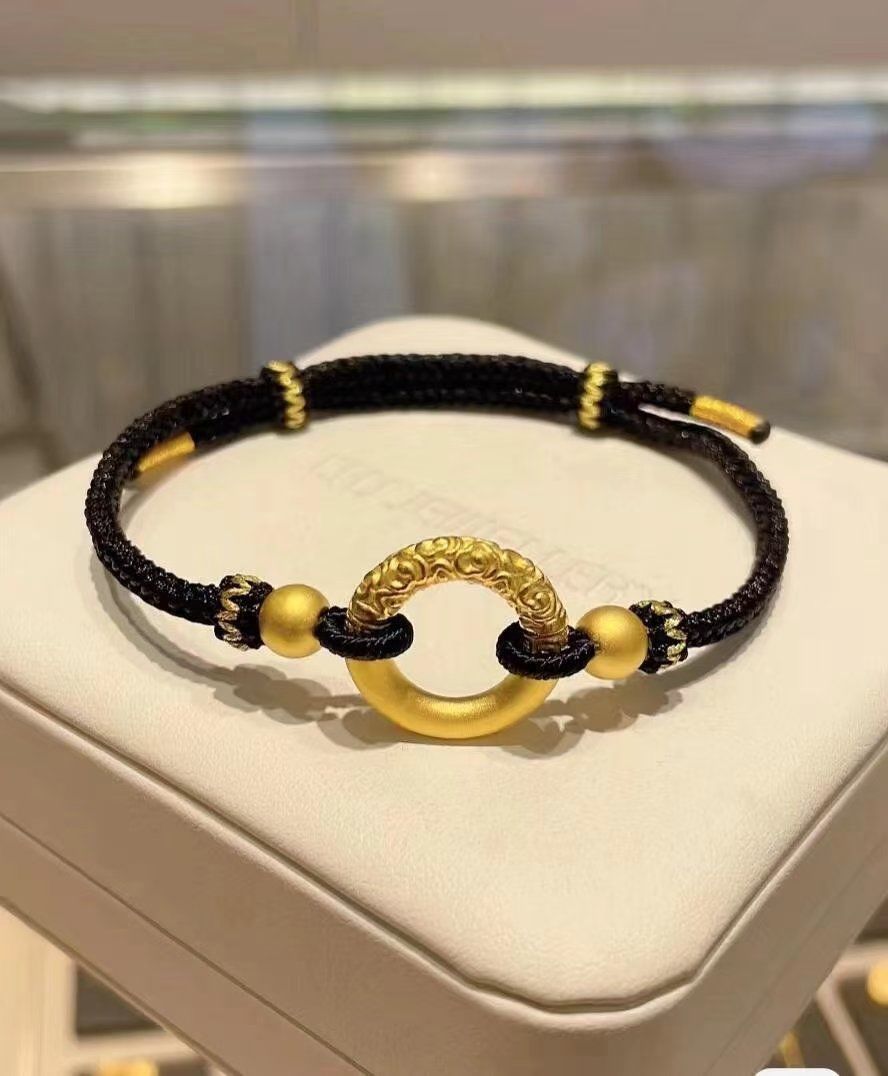 足金平安扣手链✨
寓意美好,平安喜乐