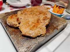 岩烧谷饲牛排皇-杯子红牛排(创意产业园店)