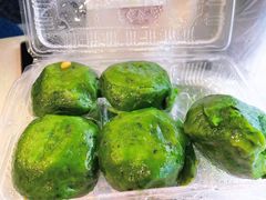 艾叶咸蛋黄肉松青团-王家沙点心店(南京西路总店)