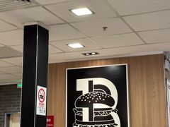 -麦当劳(上海虹桥站30B检票口楼上)