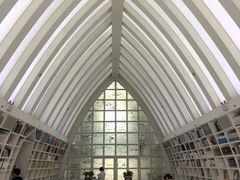 -钟书阁(松江泰晤士小镇店)