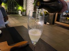 -wineapp葡萄酒餐吧(外滩金融中心店)