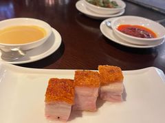 脆皮燒腩仔-逸东轩(香港逸东酒店)