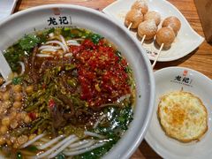 -湘人龙记老长沙米粉(鸟巢店)