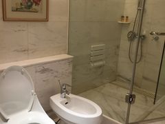-深圳富苑皇冠假日套房酒店