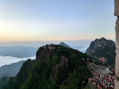 -黄山光明顶山庄