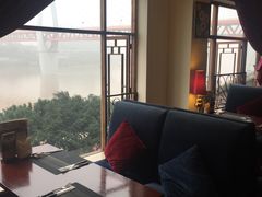 -屋顶顶城市·江景酒店-客房部