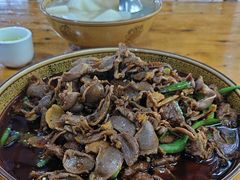 -一品红烧鸭特色川菜(三岔湖店)