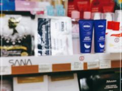 -全家便利店(愚园路六店)