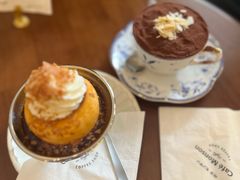 -Café Monson