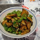 网红湘菜馆:一盏灯