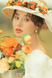 -现代经典婚纱摄影