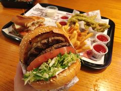 -The Habit Burger Grill 哈比特汉堡(复兴soho店)