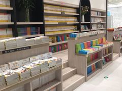 -钟书阁(群光广场店)