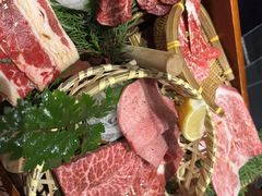 -山川小町·极番烧肉(新地假日广场店)