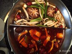 -湊湊火锅·茶憩(新中关购物中心店)