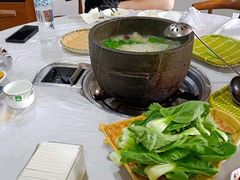 -鲁朗纳麦石锅鸡庄园