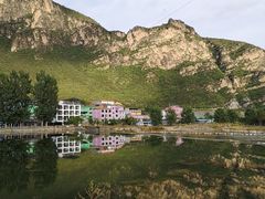 -百里峡七彩艺术小镇