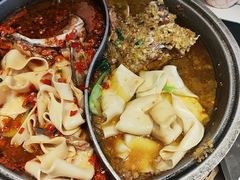 -阿瓦山寨·湘菜现炒·剁椒鱼头王(咸阳总店)