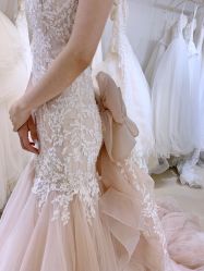 -Flora婚纱礼服定制租赁店