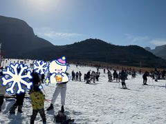 -济南卧虎山滑雪场