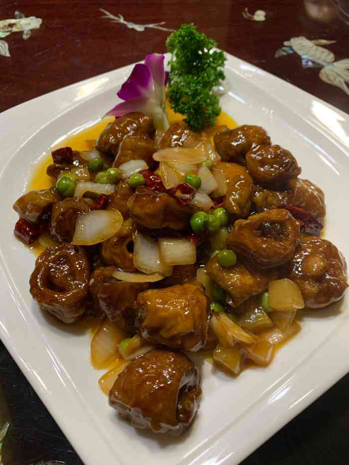 勺园饭店(富民南街店)-"老字号的地方,适合东北人口味,菜品比较多.