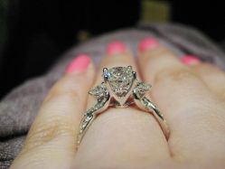 侧面-威德钻石-克拉钻大本营(南京东路店)