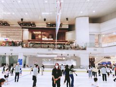 -冰纷万象滑冰场(深圳万象城店)