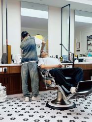 -理昂男士理发店 Barber shop