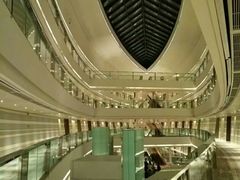 -上海滴水湖皇冠假日酒店